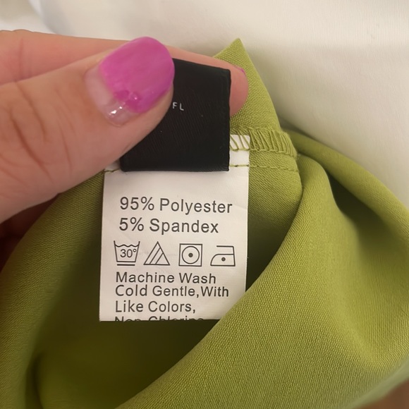 Cute tiered mini. - Picture 5 of 10